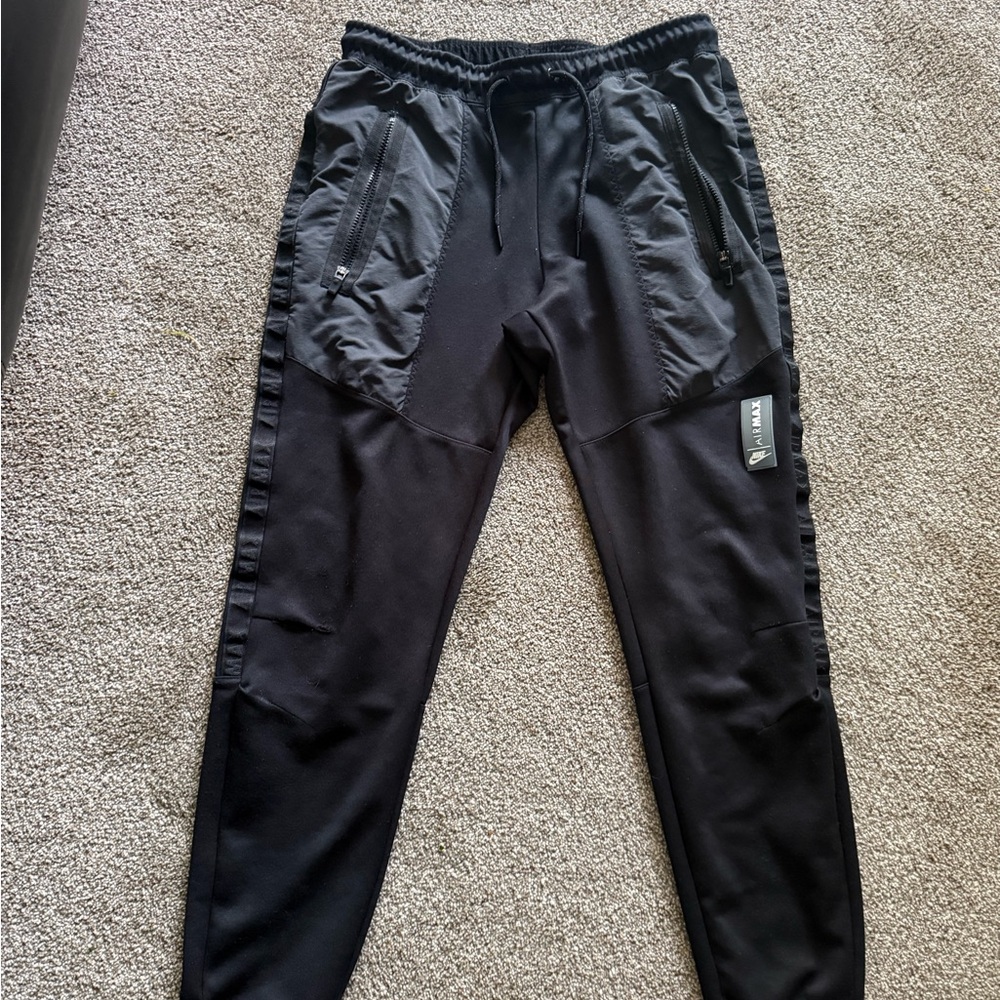 Nike men’s  Black Jogger PantsM
